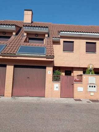 Casa adosada en venta en Aldeamayor de San Martín