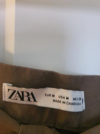 Falda larga Zara verde