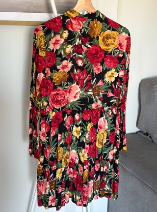 Vestido flores Stradivarius Talla M