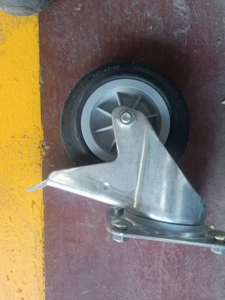 4 Ruedas Giratorias Metálicas