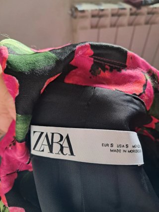 Conjunto blazer y falda satinada