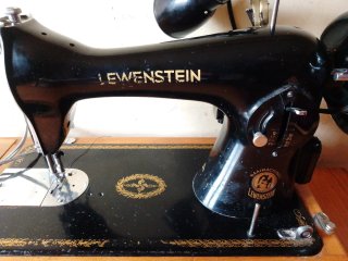 Máquina de coser Lewenstein