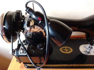 Máquina de coser Lewenstein