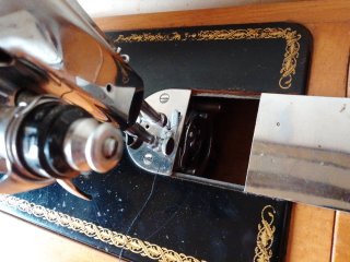 Máquina de coser Lewenstein
