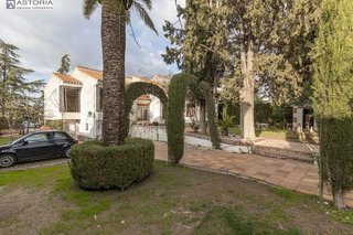 Chalet en venta en Residencial Triana - Barrio Alto en Gabias (Las)