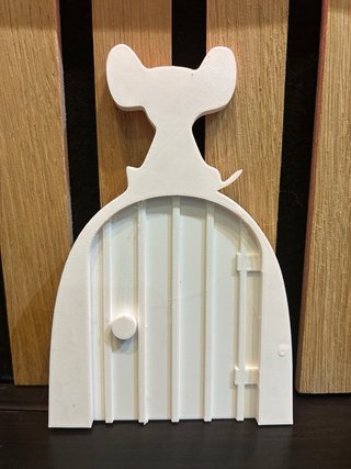Puerta Ratón Pérez Hada