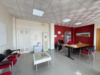 Local comercial en venta en El Puerto en Roquetas de Mar