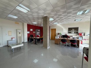 Local comercial en venta en El Puerto en Roquetas de Mar