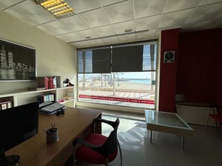 Local comercial en venta en El Puerto en Roquetas de Mar
