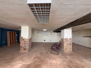Local comercial en venta en El Puerto en Roquetas de Mar