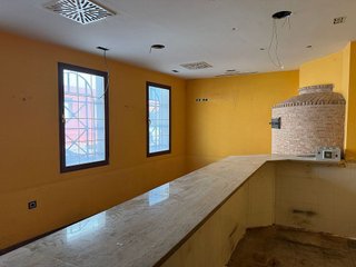 Local comercial en venta en Torres de la Alameda