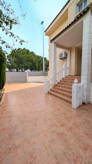 Chalet en venta en Jubalcoi en Elche