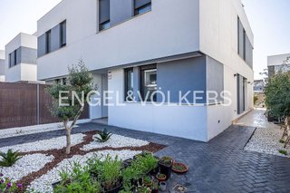 Casa pareada en venta en Nuevo Bulevar en Mairena del Aljarafe