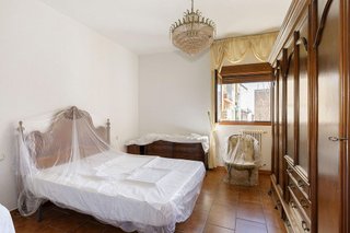 Edificio en venta en Baza