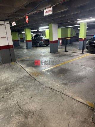Garaje en venta en Ensanche - Sar en Santiago de Compostela