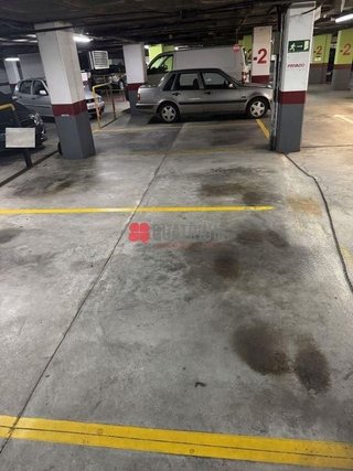 Garaje en venta en Ensanche - Sar en Santiago de Compostela