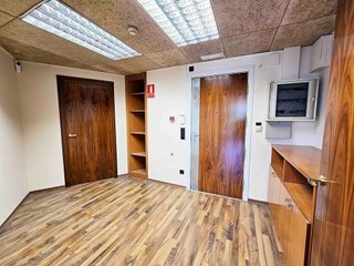 Oficina en alquiler en La Plana en Esplugues de Llobregat