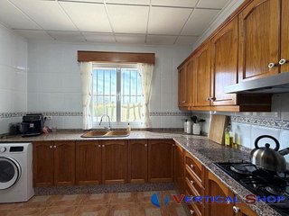 Chalet en venta en Caudete