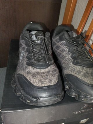 Zapatillas deportivas negras y grises 33
