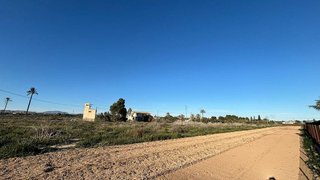 Terreno en venta en Las Bayas en Elche