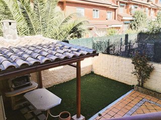 Casa adosada en venta en Velilla de San Antonio