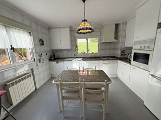 Chalet en venta en Montecerrao en Oviedo