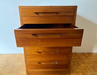 Cassettiera vintage in legno
