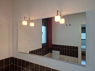 Mueble baño doble lavabo, grifos y espejo