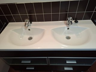 Mueble baño doble lavabo, grifos y espejo
