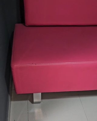 Sofá 2 plazas polipiel rosa chicle