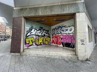 Local comercial en alquiler en Centro en Vitoria-Gasteiz