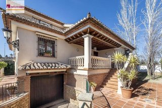 Chalet en venta en Ogíjares