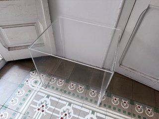 Mesa auxiliar metacrilato transparente