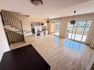 Casa adosada en venta en Zona Urbanizaciones en Alzira
