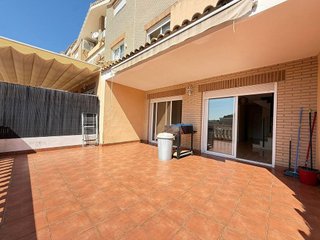 Casa adosada en venta en Zona Urbanizaciones en Alzira