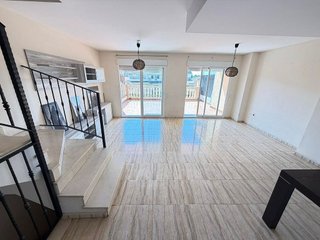 Casa adosada en venta en Zona Urbanizaciones en Alzira
