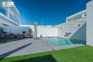 Casa pareada en venta en Montequinto en Dos Hermanas