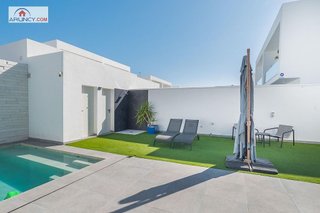 Casa pareada en venta en Montequinto en Dos Hermanas
