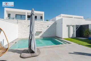 Casa pareada en venta en Montequinto en Dos Hermanas