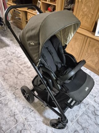 Silla de paseo Joie negra