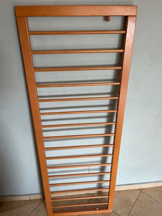 Cama individual de madera con cajones