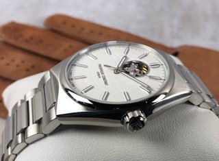 Reloj Frederique Constant Highlife COSC Nuevo