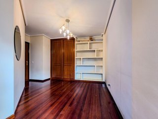 Piso en venta en Valdenoja - La Pereda en Santander