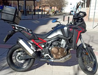 Honda Africa Twin 1100 cc Negra/Roja