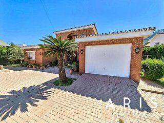 Chalet en venta en Manantiales - Lagar - Cortijo en Alhaurín de la Torre