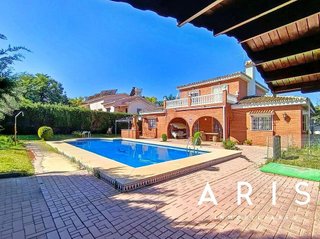 Chalet en venta en Manantiales - Lagar - Cortijo en Alhaurín de la Torre