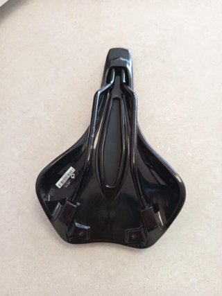 Sillín Prologo Akero AGX Negro 155