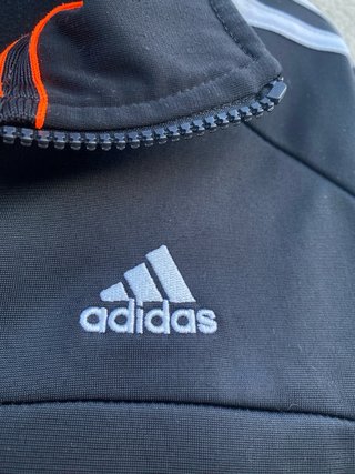 Chaqueta deportiva Adidas negra