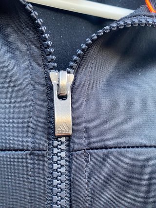 Chaqueta deportiva Adidas negra