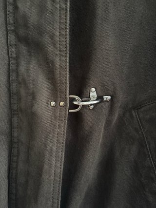Cazadora Cropped Fit Alamares Zara